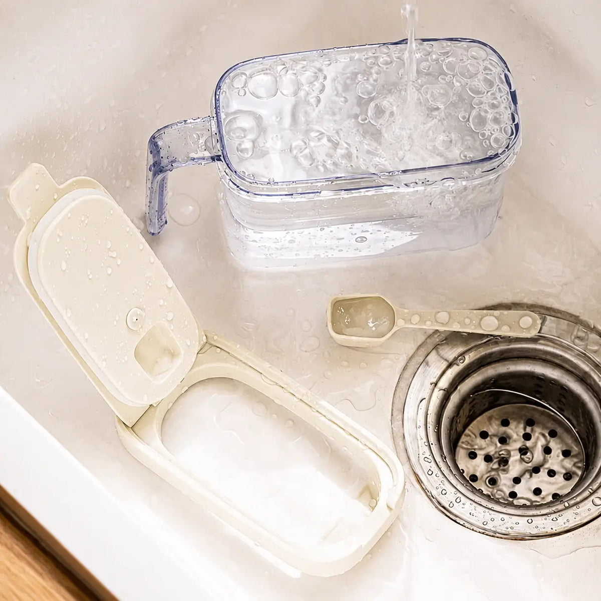 Easy to take apart and refresh.