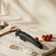 Detachable handle for the ceramic pan set