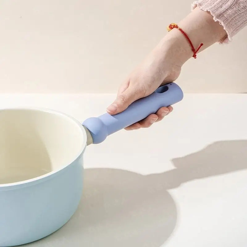 Comfortable handle of the Little Blue Ceramic Pot